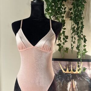 Blush Pink Velvet Bodysuit – Adjustable Spaghetti Straps – Size S